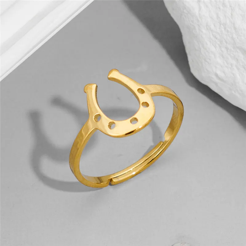 Bague fer a cheval femme